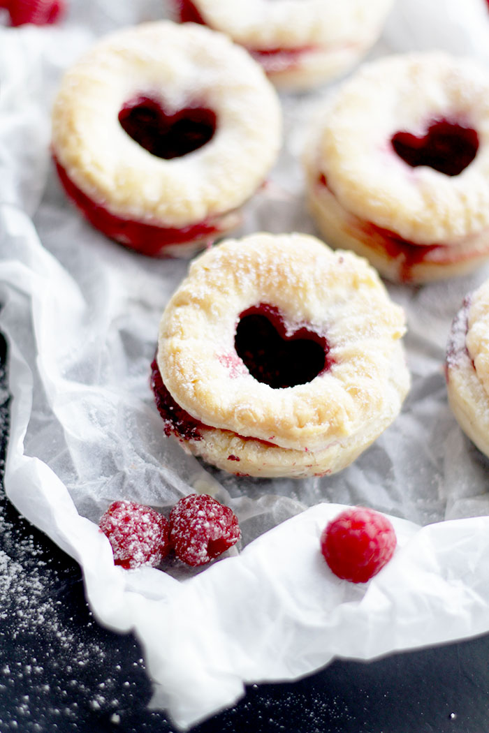 Valentinstag Mini Pies mit Himbeeren 2