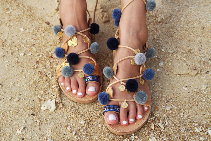 DIY Pom Pom Sandalen mit Etsy