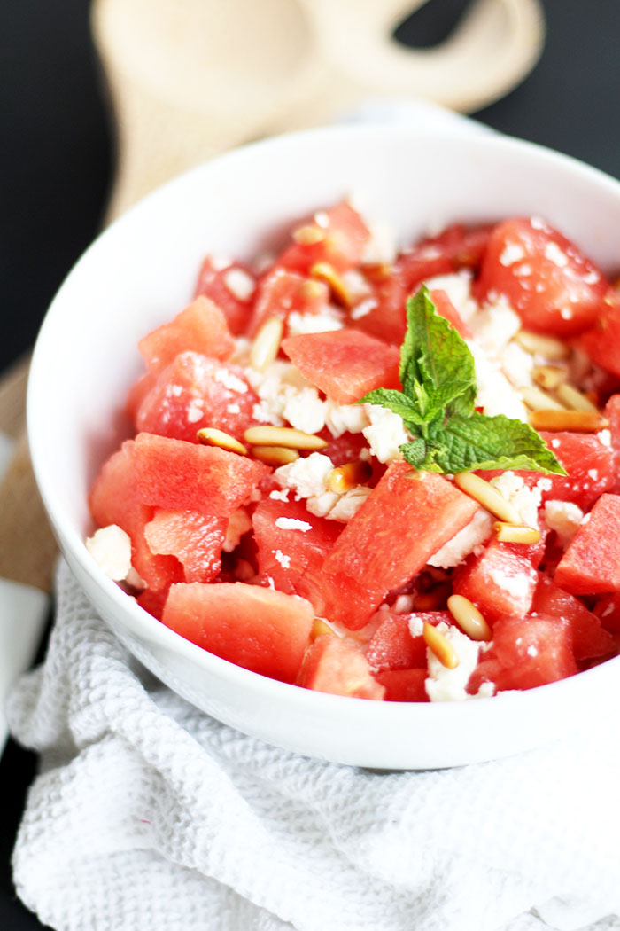 Wassermelonensalat mit Feta und Pinienkernen - provinzkindchen