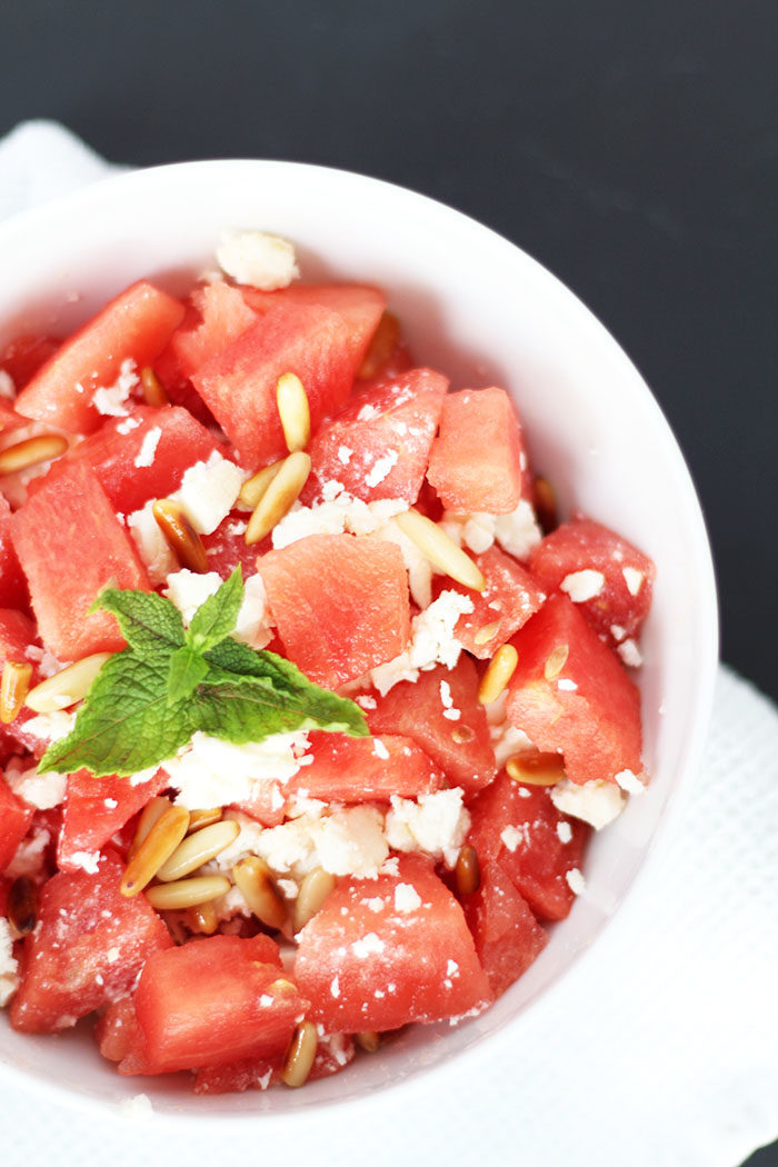 Wassermelonensalat mit Feta und Pinienkernen - provinzkindchen