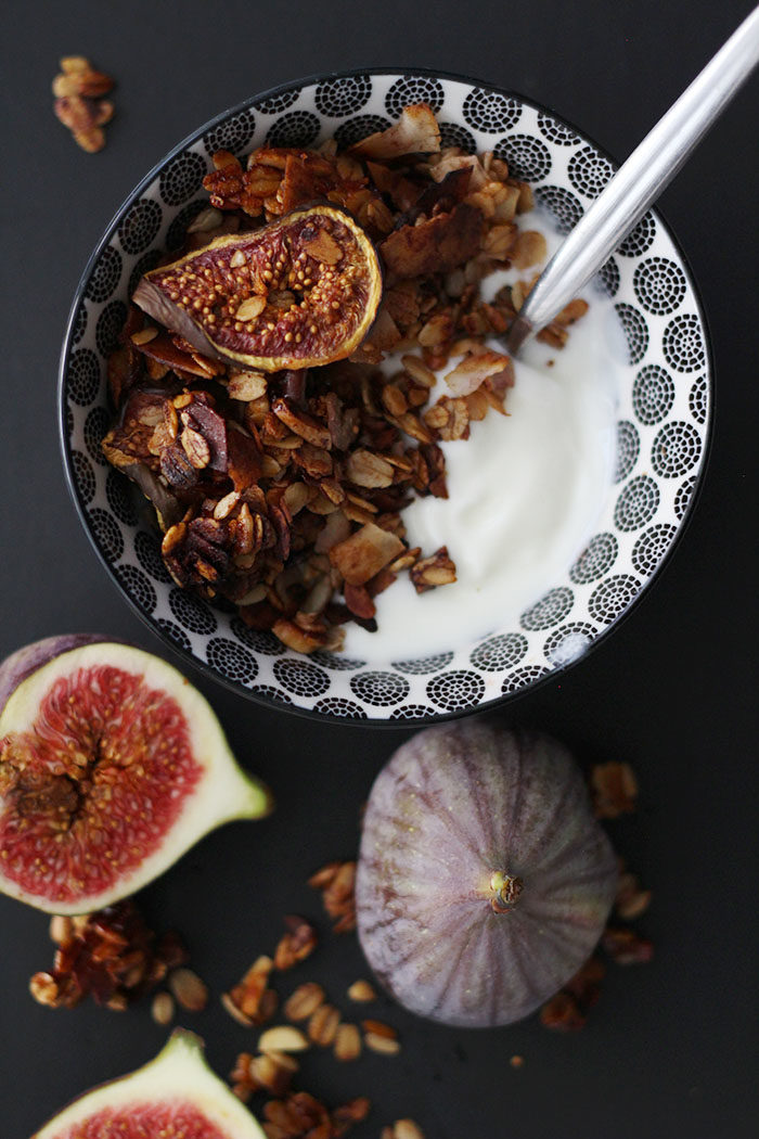 selbst gemachtes Granola mit Feigen