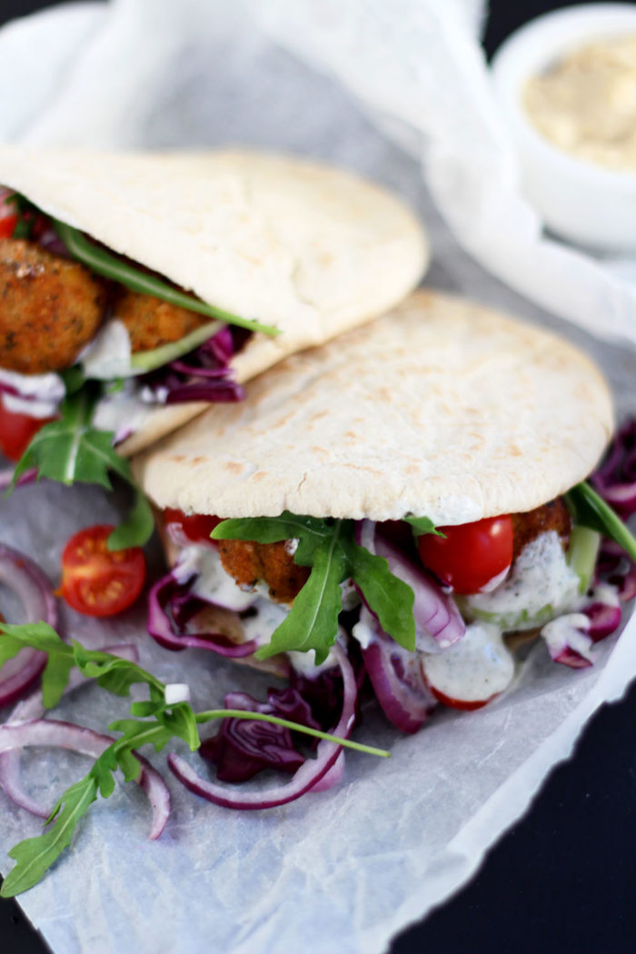 Schnelle Veggie Pita mit Falafel