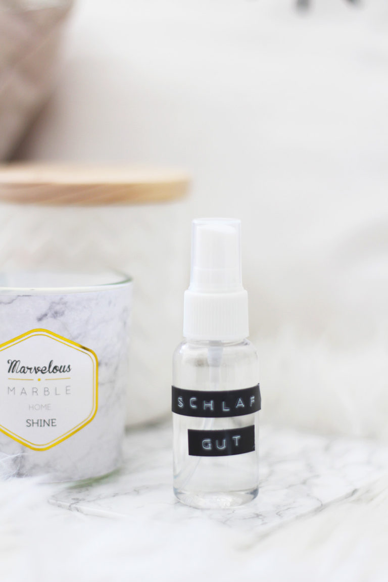 Lavendel Pillow Spray selber machen + 4 gratis Prints für dein Schlafzimmer provinzkindchen